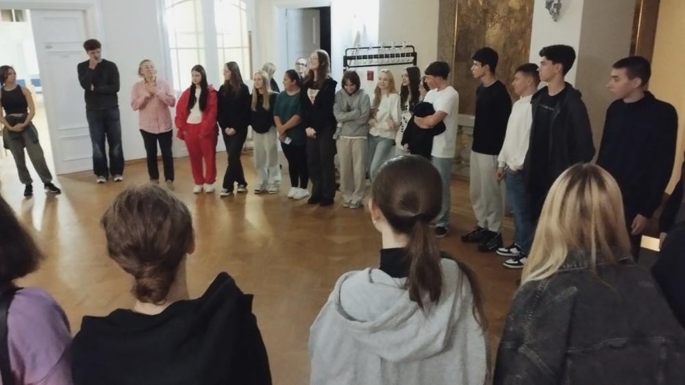 1684 image for slide