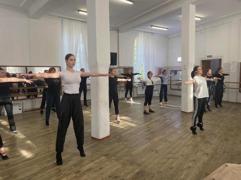 2352 image for slide