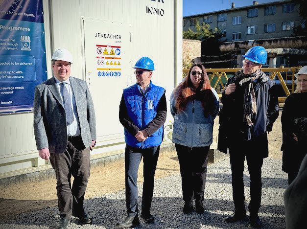 2559 image for slide