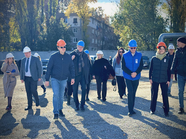 2560 image for slide