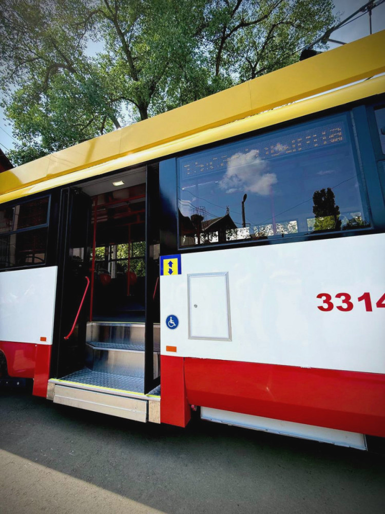 5702 image for slide