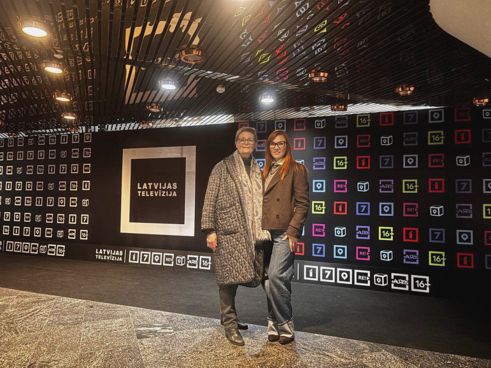 7327 image for slide