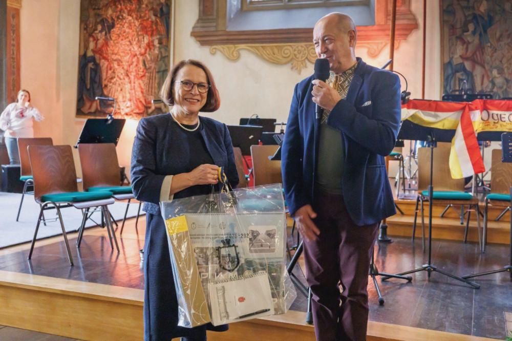 7547 image for slide